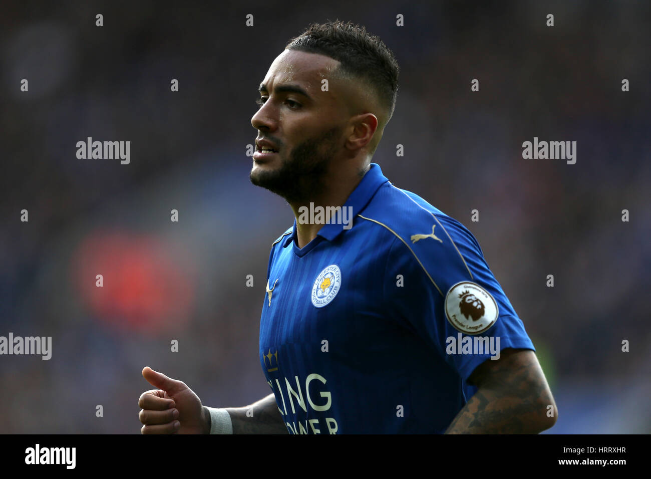 Leicester City's Danny Simpson au cours de la Premier League match à la King Power Stadium, Leicester. ASSOCIATION DE PRESSE Photo. Photo date : Samedi 4 mars 2017. Voir l'ACTIVITÉ DE SOCCER histoire de Leicester. Crédit photo doit se lire : Steven Paston/PA Wire. RESTRICTIONS : EDITORIAL N'utilisez que pas d'utilisation non autorisée avec l'audio, vidéo, données, listes de luminaire, club ou la Ligue de logos ou services 'live'. En ligne De-match utilisation limitée à 75 images, aucune émulation. Aucune utilisation de pari, de jeux ou d'un club ou la ligue/dvd publications. Banque D'Images