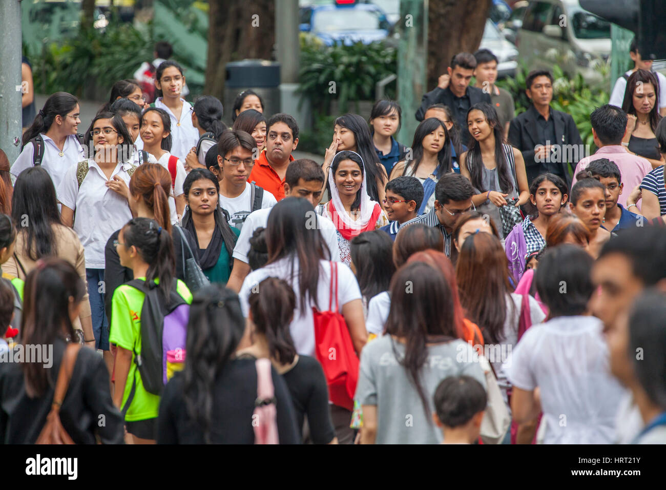 Les jeunes, les piétons, passage piétons, résident de Singapour, Singapour, Asie, Singapour Banque D'Images