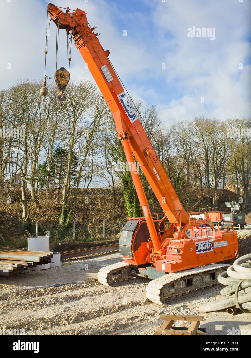 Grande grue sur chenilles mobile Orange UK Banque D'Images