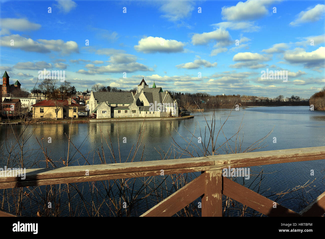 Église sur le canal Érié Seneca Falls, New York Banque D'Images
