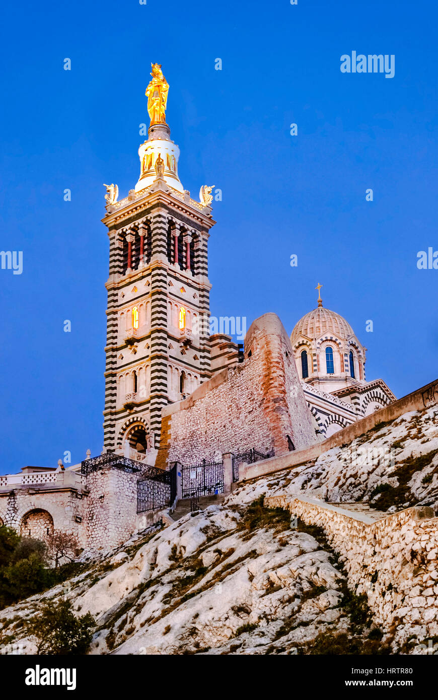 Basilique catholique de Notre Dame de la Garde Notre Dame De La Garde sur la colline à Marseille, France Banque D'Images