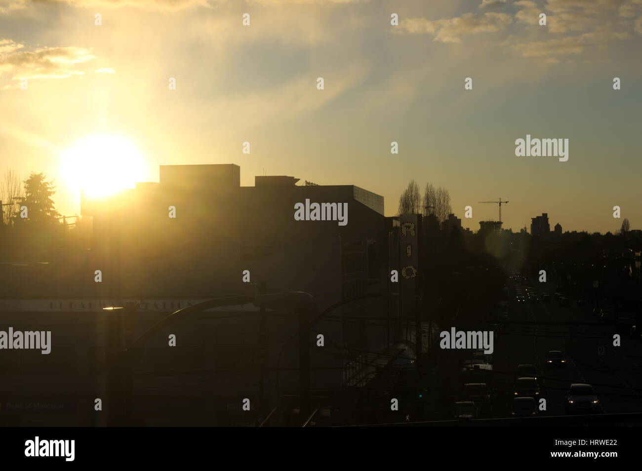 À partir de la gare de Skytrain. Commercial Drive / East Broadway. Banque D'Images