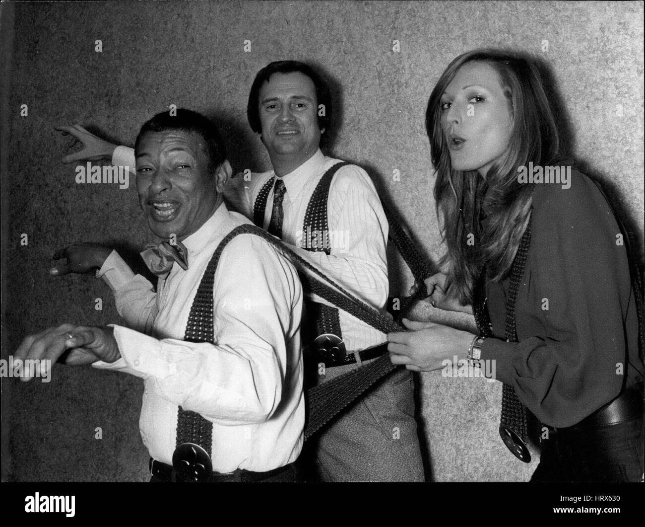 01 déc., 1971 - Les deux hommes sont des chevaliers de l'Ordre des bretelles. Chaque année, à l'occasion de Saint Eloi, l'Union Nationale des patron de la bretelles par introduit de nouveaux membres. (Crédit Image : © Keystone Press Agency/Keystone USA par ZUMAPRESS.com) Banque D'Images