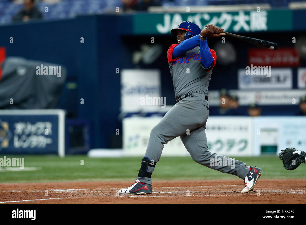 Osaka, Japon. 3e Mar, 2017. Willian Saavedra (CUB) Baseball : 2017 World Baseball Classic Exposition match entre la Orix Buffaloes 3-3 Cuba au Kyocera Dome Osaka à Osaka, Japon . Credit : Yohei Osada/AFLO SPORT/Alamy Live News Banque D'Images