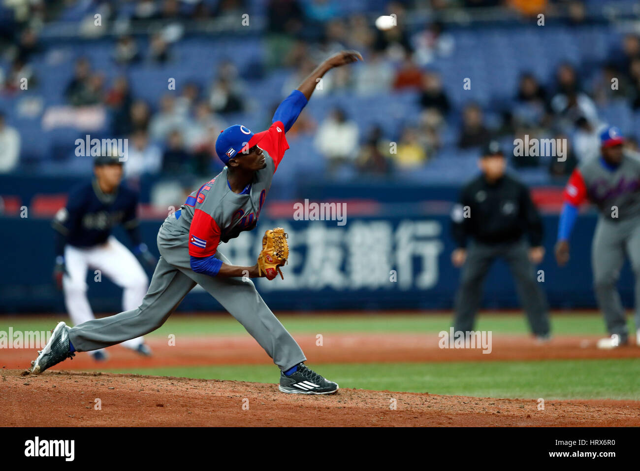 Osaka, Japon. 3e Mar, 2017. Livan Moinelo (CUB) Baseball : 2017 World Baseball Classic Exposition match entre la Orix Buffaloes 3-3 Cuba au Kyocera Dome Osaka à Osaka, Japon . Credit : Yohei Osada/AFLO SPORT/Alamy Live News Banque D'Images