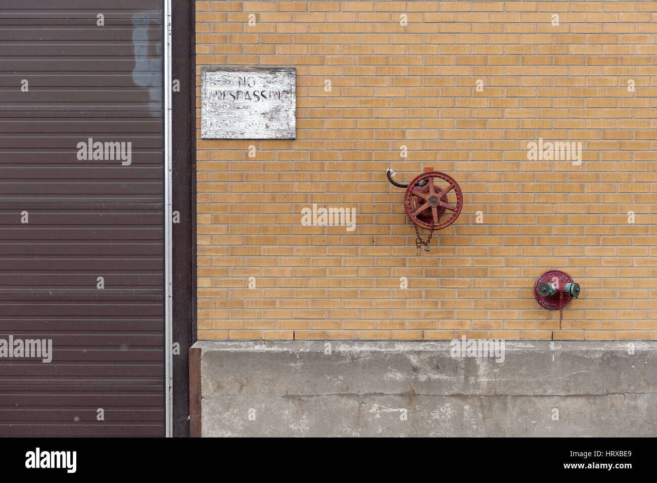 Mur de briques avec McAvity auxiliaires Banque D'Images