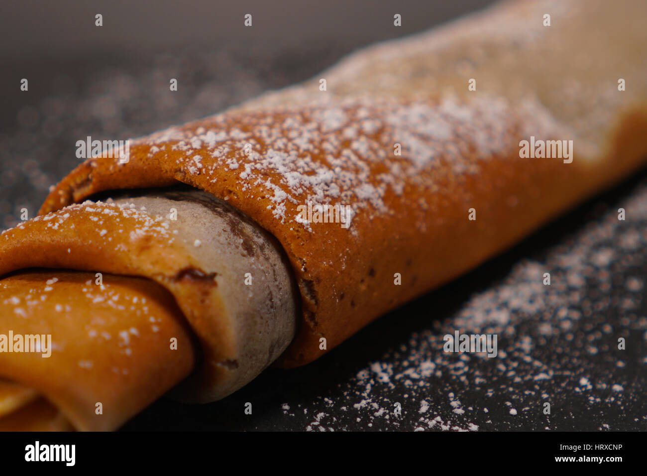 Une spécialité de France - Français des crêpes ou des crêpes avec du chocolat Banque D'Images