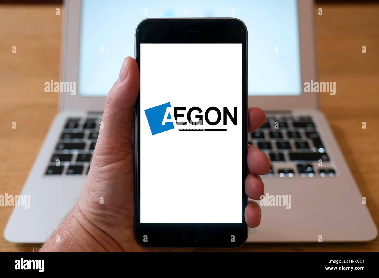 Aegon Gestion de fonds société sur l'écran du téléphone intelligent. Banque D'Images
