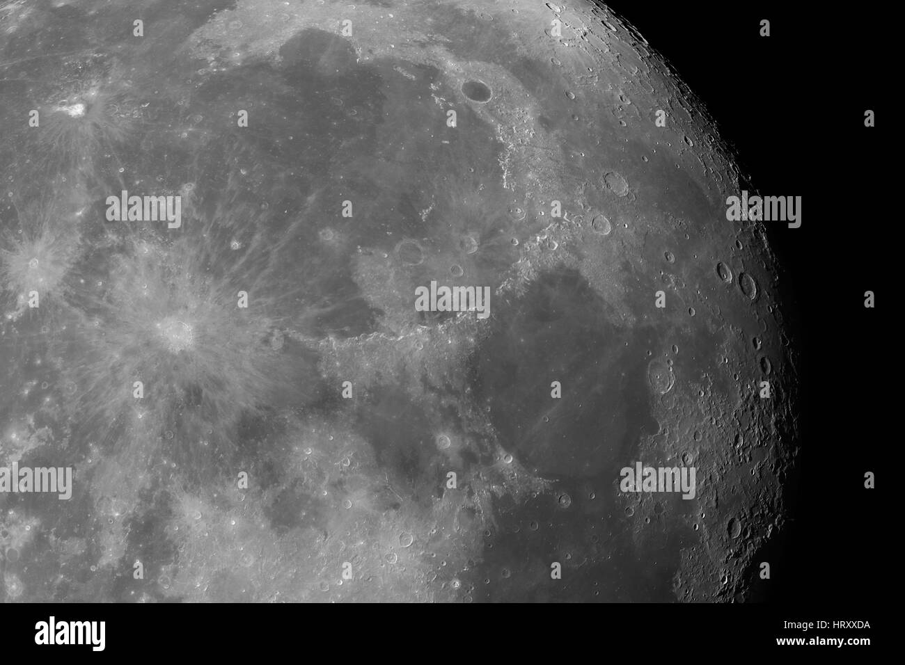 Close-up de la surface de la Lune. Principaux objets et domaines : Mare Imbrium, Mare Serenitatis, coulées, bords sombres, la Serpentine Ridge, Archimède, Aristillus Banque D'Images