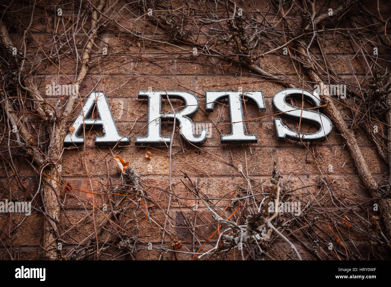 Inscrivez-vous sur le mur de l'édifice des Arts, l'Université de Birmingham, UK Banque D'Images