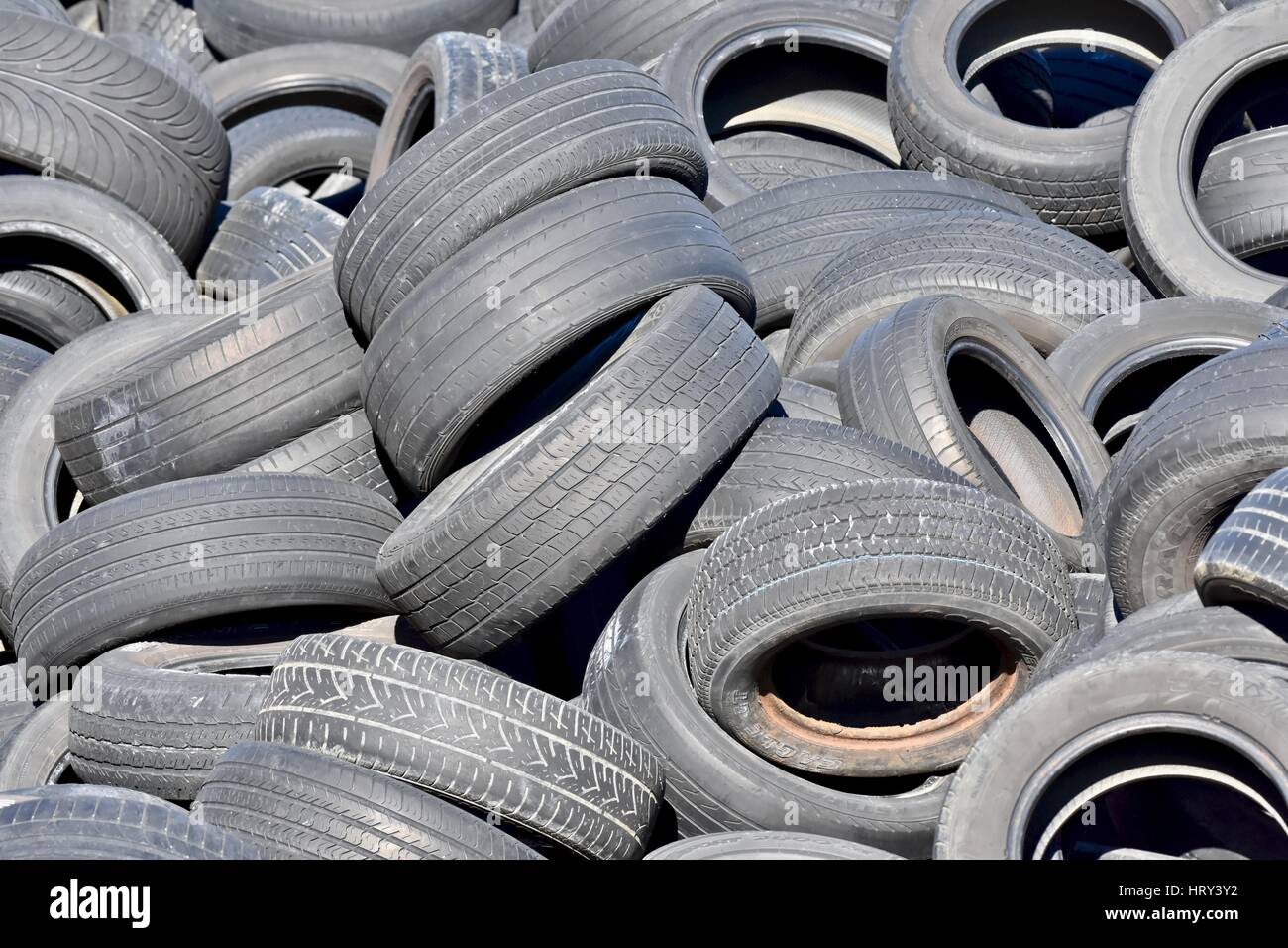 Cimetière des pneus usagés Banque D'Images