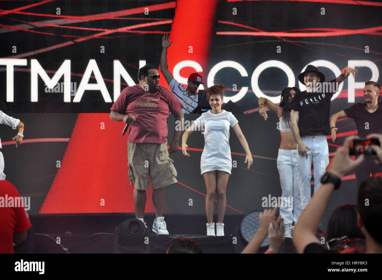 CLUJ NAPOCA, ROUMANIE - Août 2, 2015 : le rappeur Fatman Scoop effectue un concert live au Festival indicibles Banque D'Images