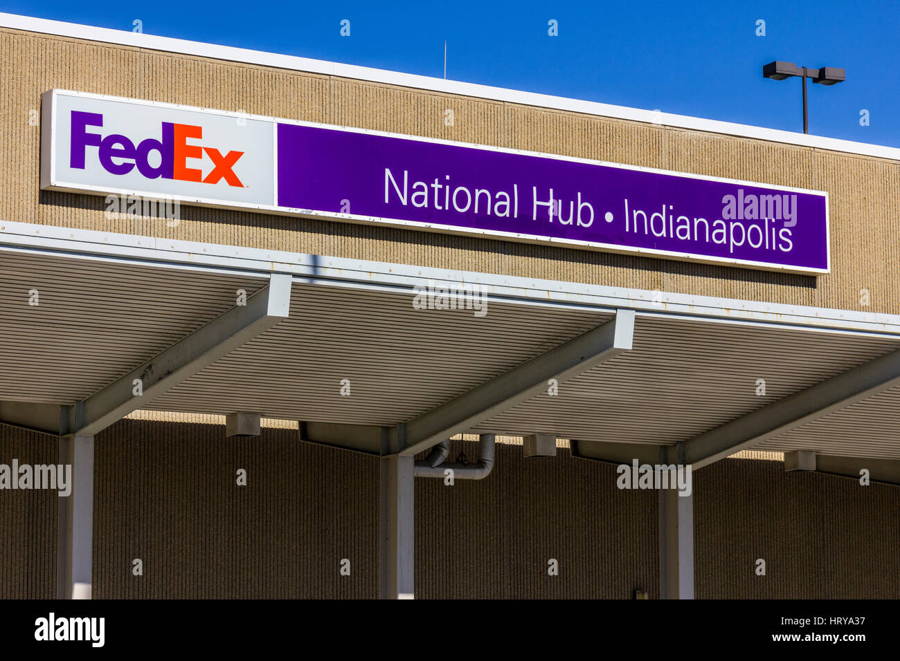 Indianapolis - Circa Octobre 2016 : Federal Express carrefour national. FedEx est une société de services de livraison de courrier mondial X Banque D'Images