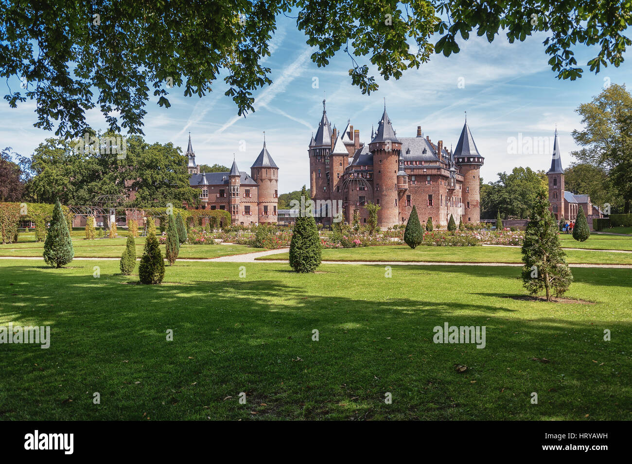 Haarzuilens, Pays-Bas - 5 août 2015 : Le plus vieux record historique d'un bâtiment à l'emplacement de l'actuel château de Haar dates pour 1391. L Banque D'Images