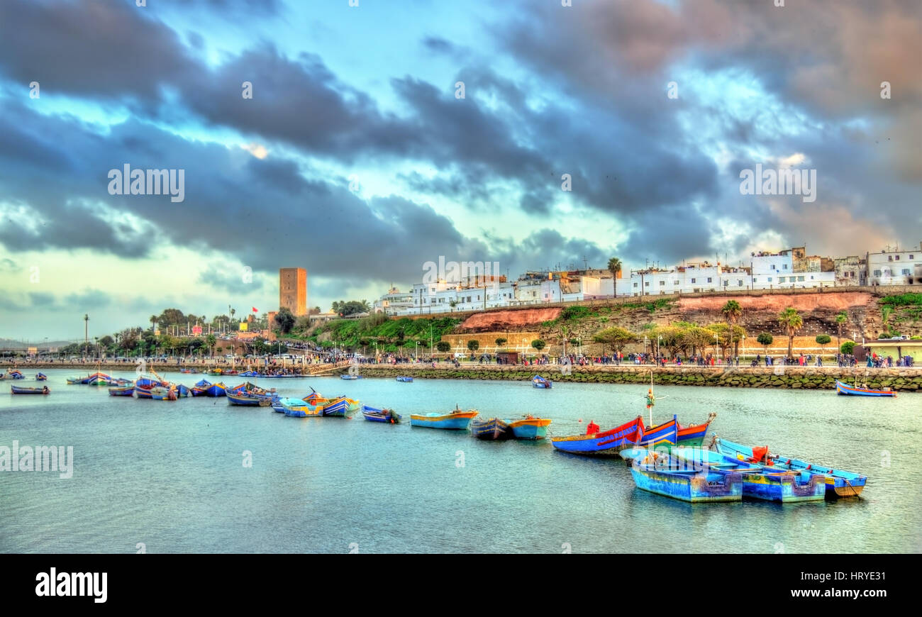 Coucher du soleil au-dessus de Rabat et de la rivière Sebou, Maroc Banque D'Images