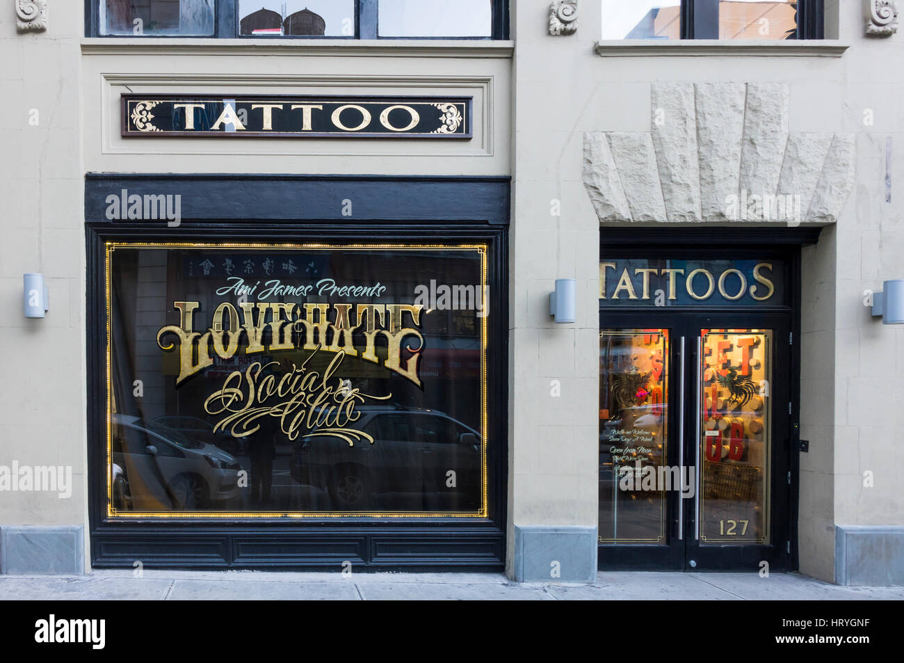 Le tatouage à la haine l'amour Social Club à New York City Banque D'Images