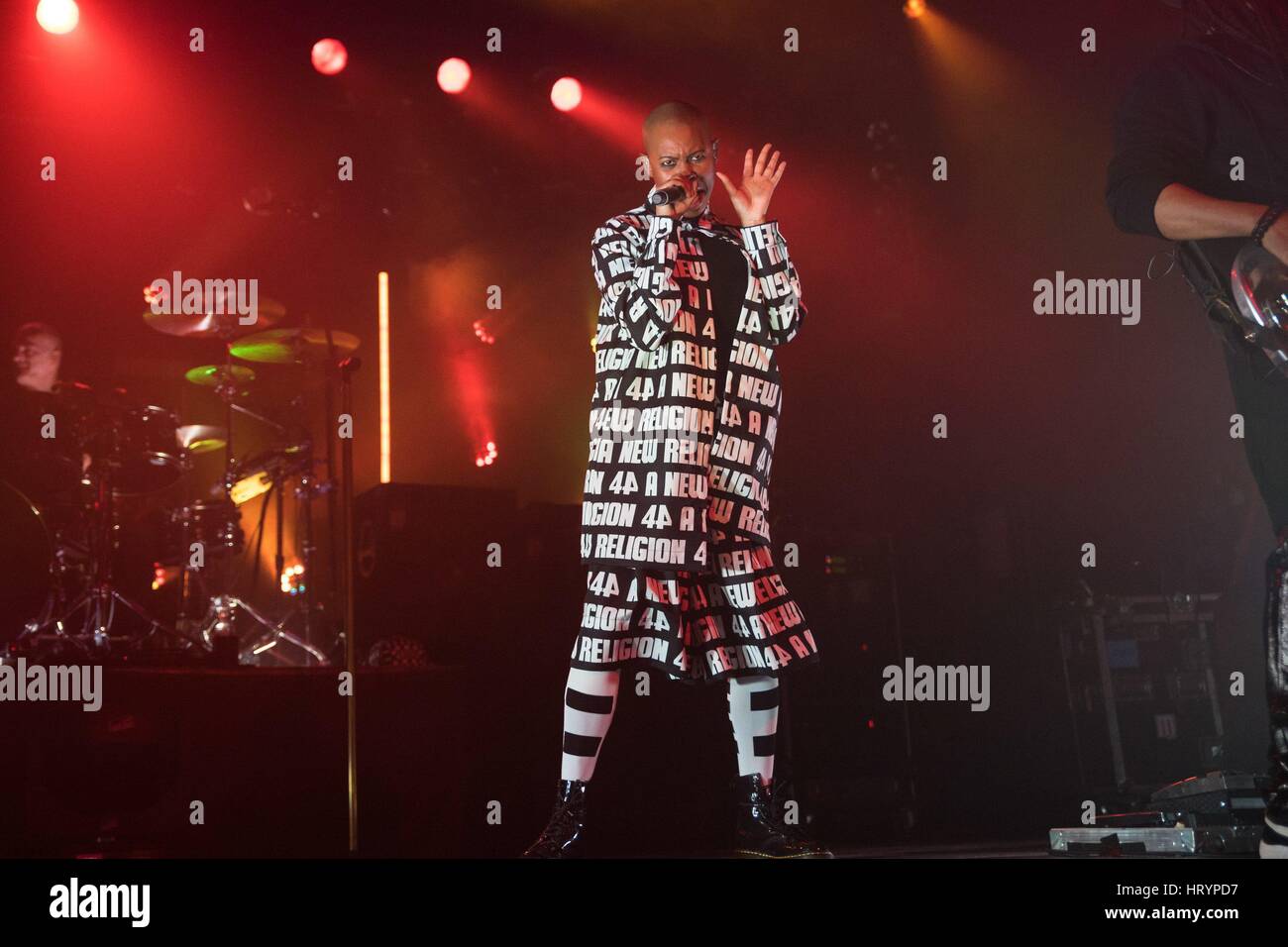 Hambourg, Allemagne. 08Th Mar, 2017. Skunk Anansie effectuer pendant leur Anarchytecture la visite de Hambourg le 03.03.2017. Utilisation dans le monde entier | Credit : dpa/Alamy Live News Banque D'Images