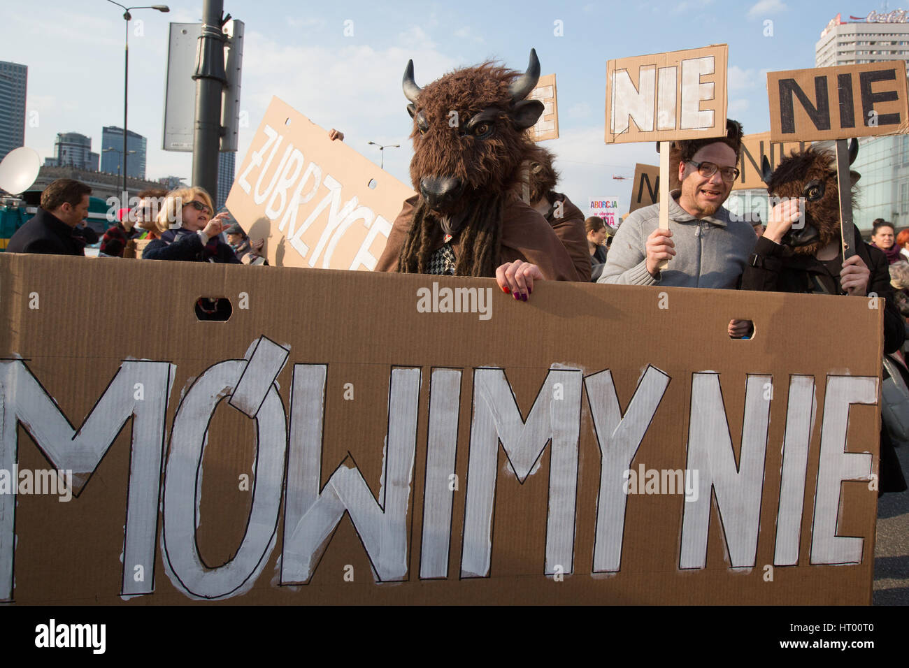 Sur 5. Mars 2017 plusieurs milliers de manifestants s'est rendu dans la rue pour protester contre l'abus de pouvoir par le gouvernement et les autres restrictions de contraceptifs et l'avortement prévu par la conservatist gouvernement. - Pas de service de fil - Photo : Jan A. Nicolas/dpa Banque D'Images