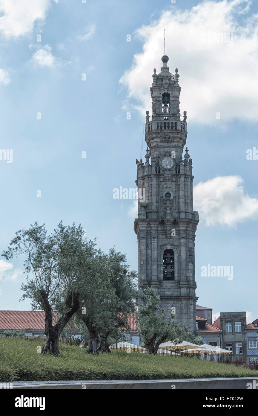 La Tour des Clercs (Torre dos Clerigos) centre-ville de Porto photo avec aucun peuple Banque D'Images