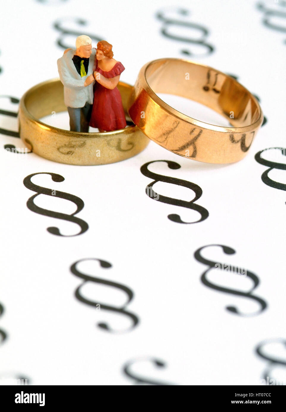 Symbolbild Eherecht Ehevertrag, symbolique - pour le mariage Banque D'Images