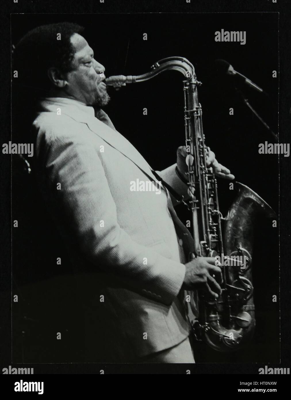 Le saxophoniste américain Illinois Jacquet jouant au Capital Radio Jazz Festival, Knebworth, Hertfor Artiste : Denis Williams Banque D'Images