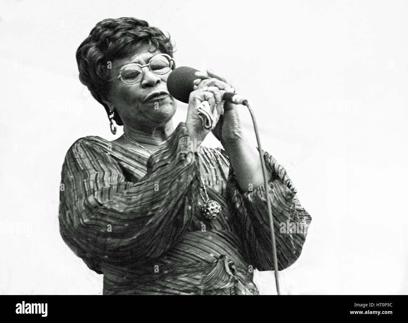 Ella Fitzgerald, capitale du jazz, Knebworth, 1981. Artiste : Brian O'Connor. Banque D'Images