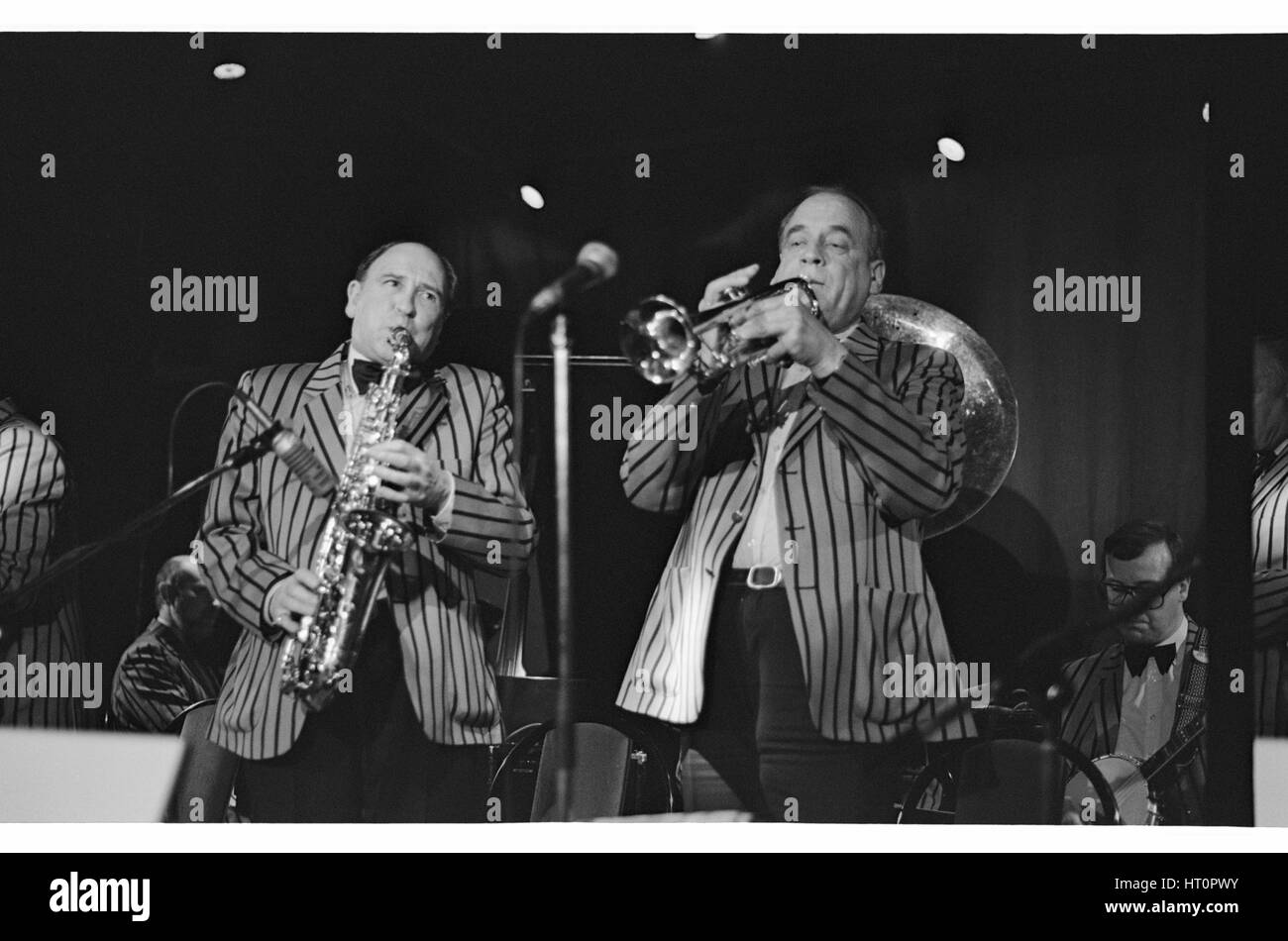 Jazz Band de NatWest, Ronnie Scott's, Soho, Londres, 1987. Artiste : Brian O'Connor. Banque D'Images