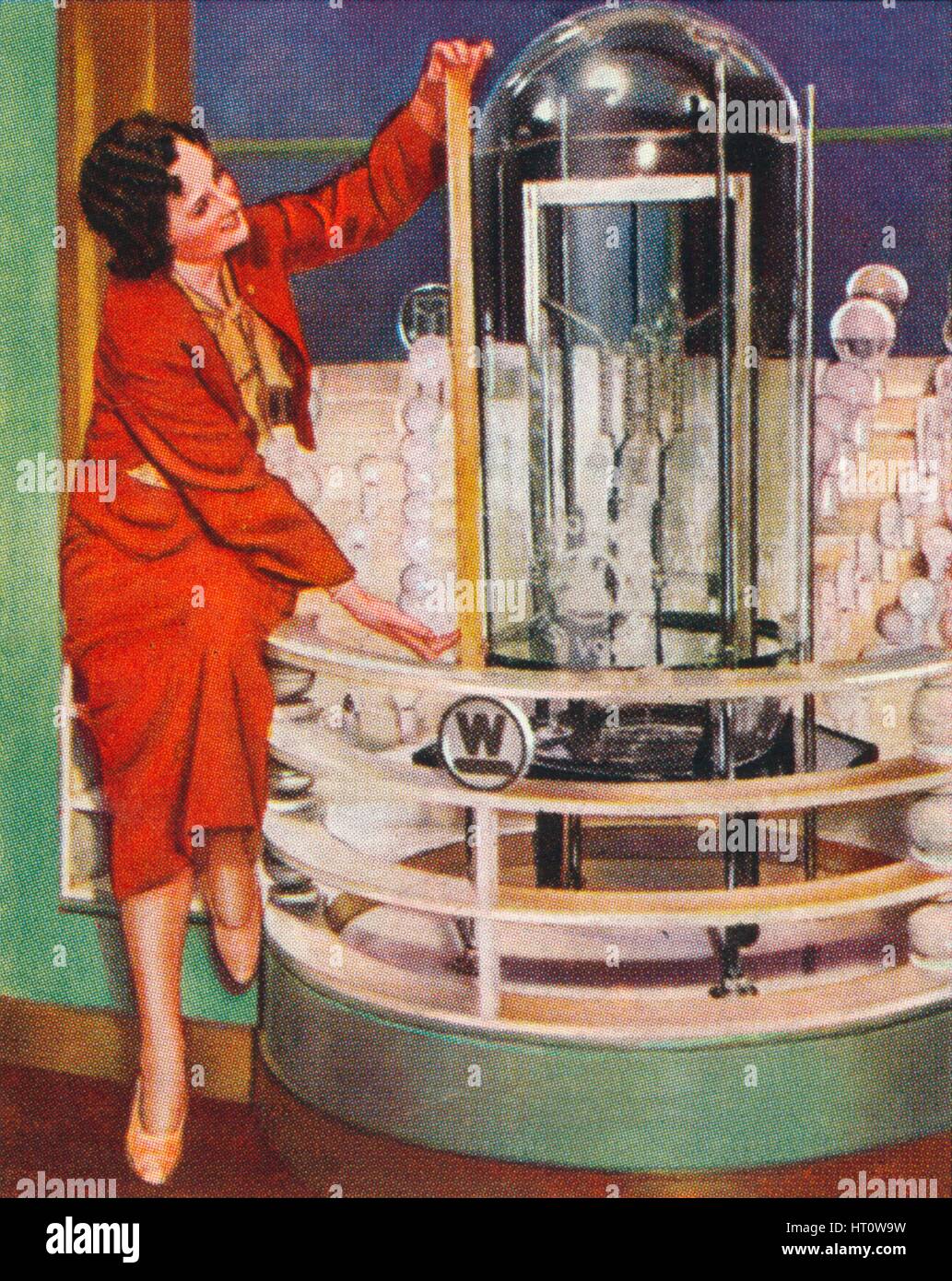 Gigantesque lampe électrique, 1938. Artiste : Inconnu. Banque D'Images