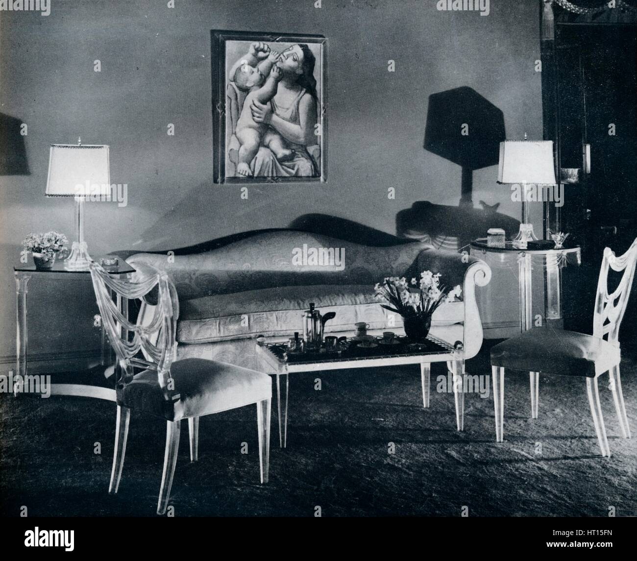 Meubles en Plexiglas "dans un intérieur des années 40', 1941. Artiste : Inconnu. Banque D'Images