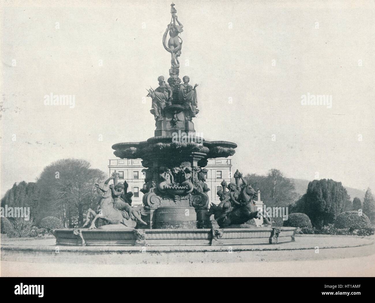 "Fontaine à Curraghmore, siège de la plus honorable marquis de Waterford', c1915. Artiste : Willoughby Leonard. Banque D'Images