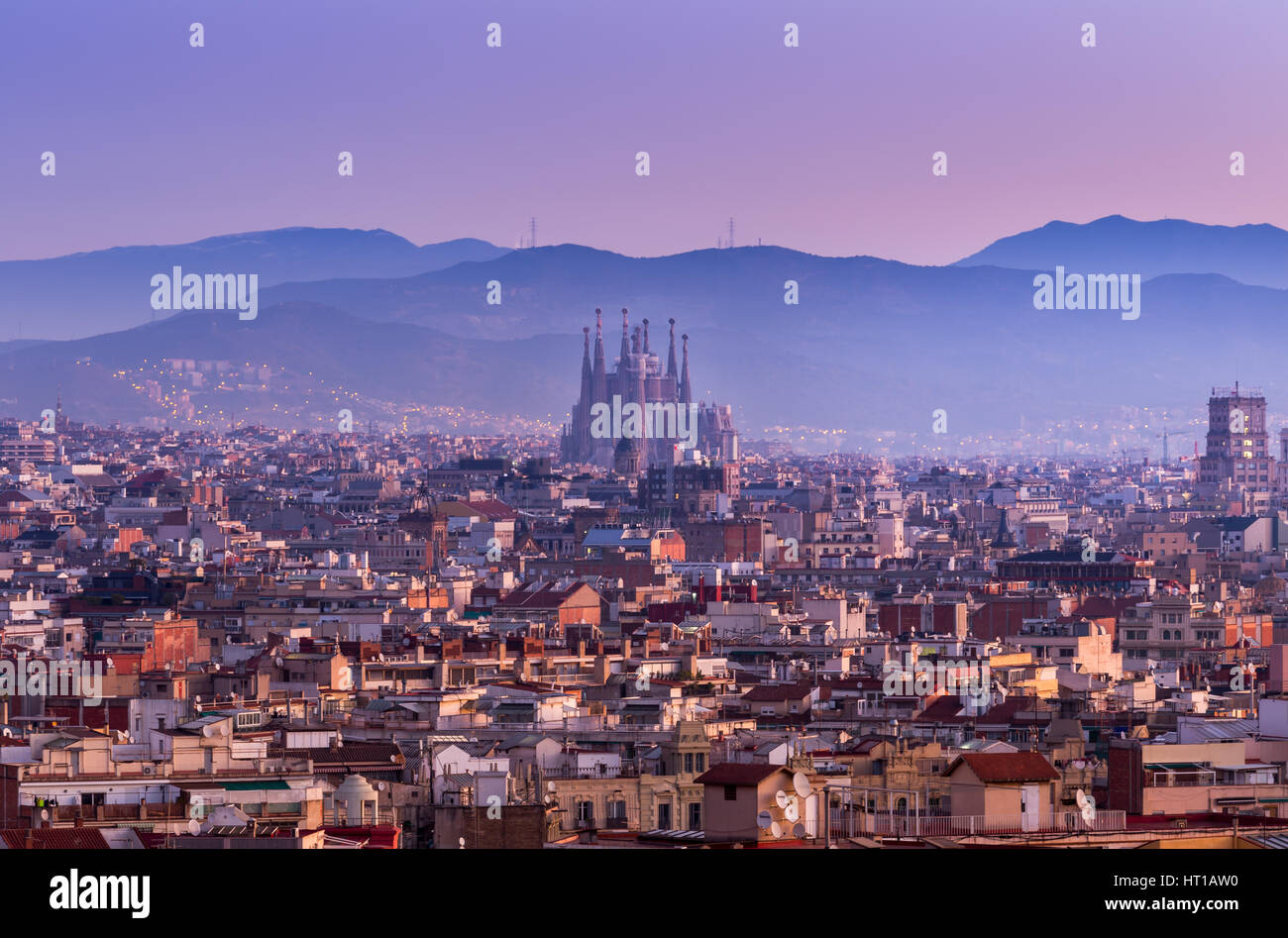 Sagrada Familia et vue panoramique de la ville de Barcelone, Espagne Banque D'Images Sagrada Familia et vue panoramique de la ville de Barcelone, Espagne Banque D'Images