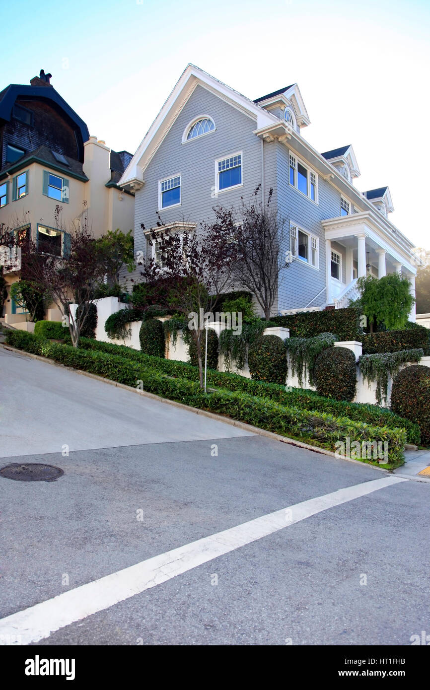 San Francisco, CA, USA - 17 octobre 2012 : traversée de la Green Street et Baker Street à San Francisco Banque D'Images