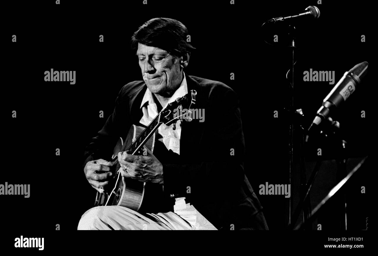 Tal Farlow, Capital Jazz Festival, Knebworth, Herts, Juillet 82. Artiste : Brian O'Connor. Banque D'Images