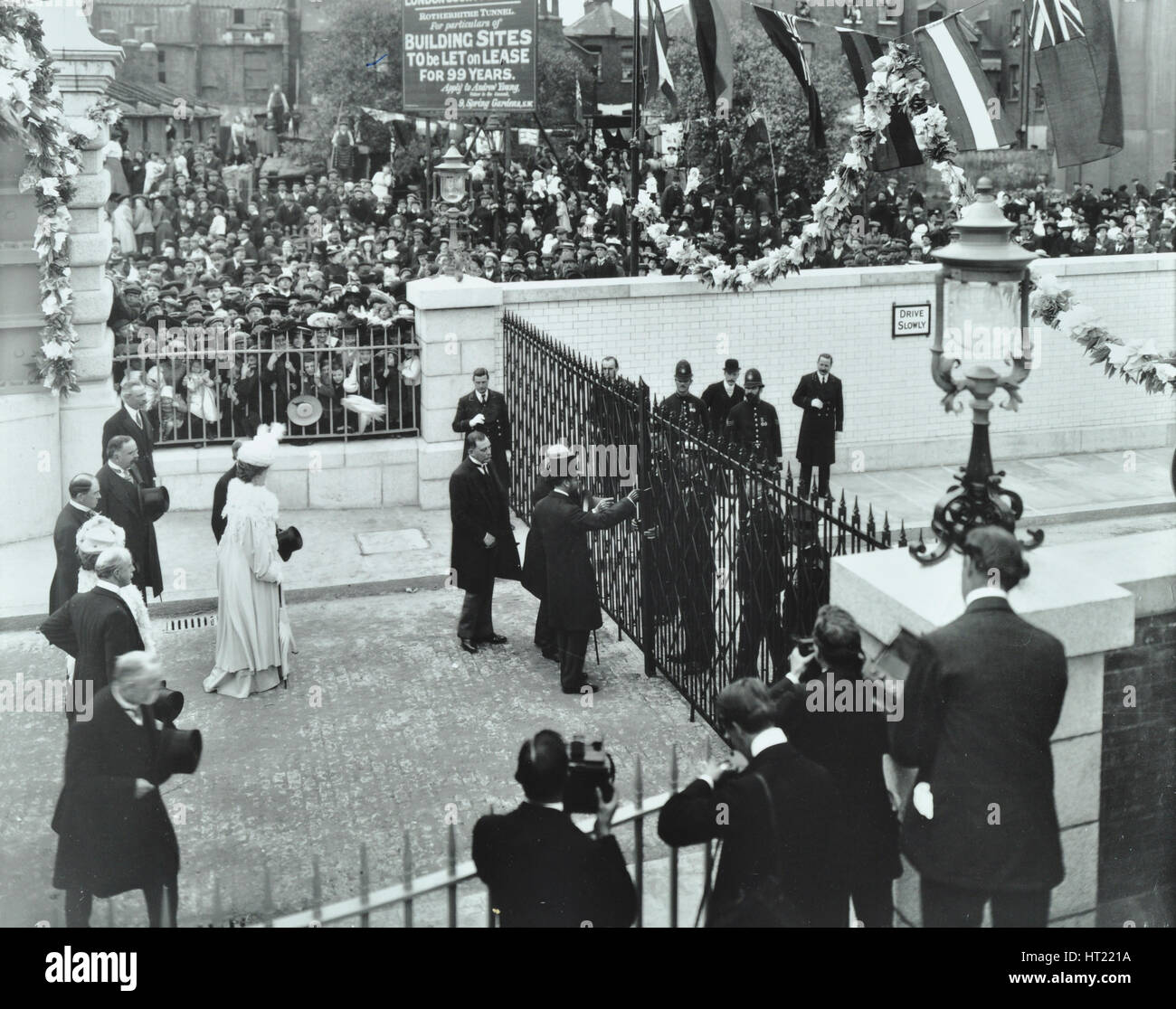 Le Prince de Galles a officiellement l'ouverture du tunnel, Bermondsey Rotherhithe, Londres, 1908. Artiste : Inconnu. Banque D'Images