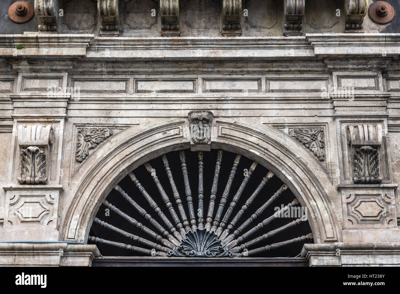 Détails de Palazzo Tezzano Tezzano (Palace) sur la Piazza Stesicoro (Stesicoro) dans Catania City sur le côté est de l'île de Sicile, Italie Banque D'Images