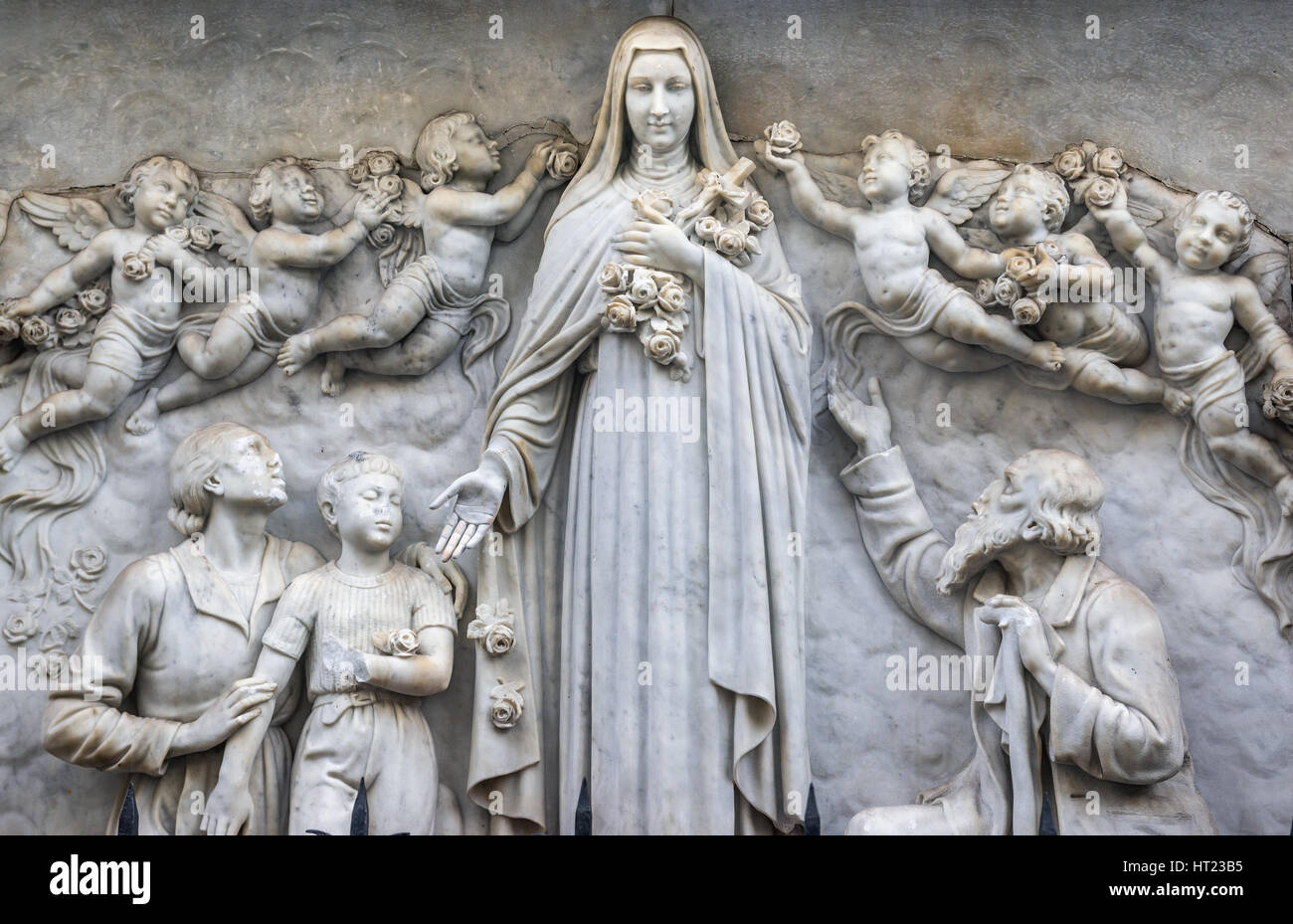 Soulagement devant de Chiesa di Santa Teresa del Bambin Gesu (Sainte Thérèse de l'Enfant Jésus église) dans la ville de Catane, côté est de l'île de Sicile, Italie Banque D'Images