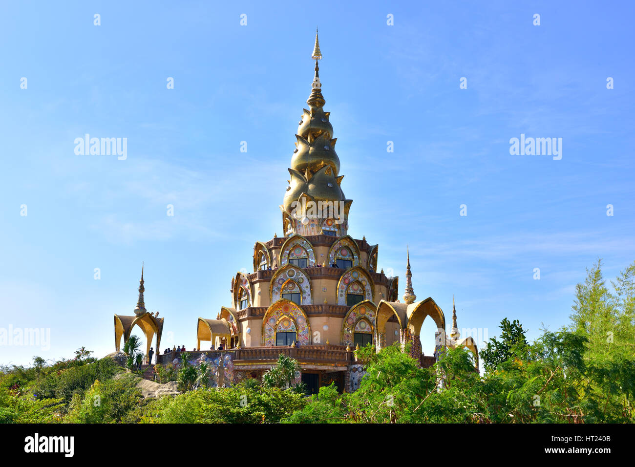 PHETCHABUN, THAÏLANDE - le 26 décembre 2014 : Wat Pha Kaew Sorn. Wat Pha Kaew Sorn ou Wat Phra Thart Phra Kaew est un monastère bouddhiste et temple de Khao K Banque D'Images