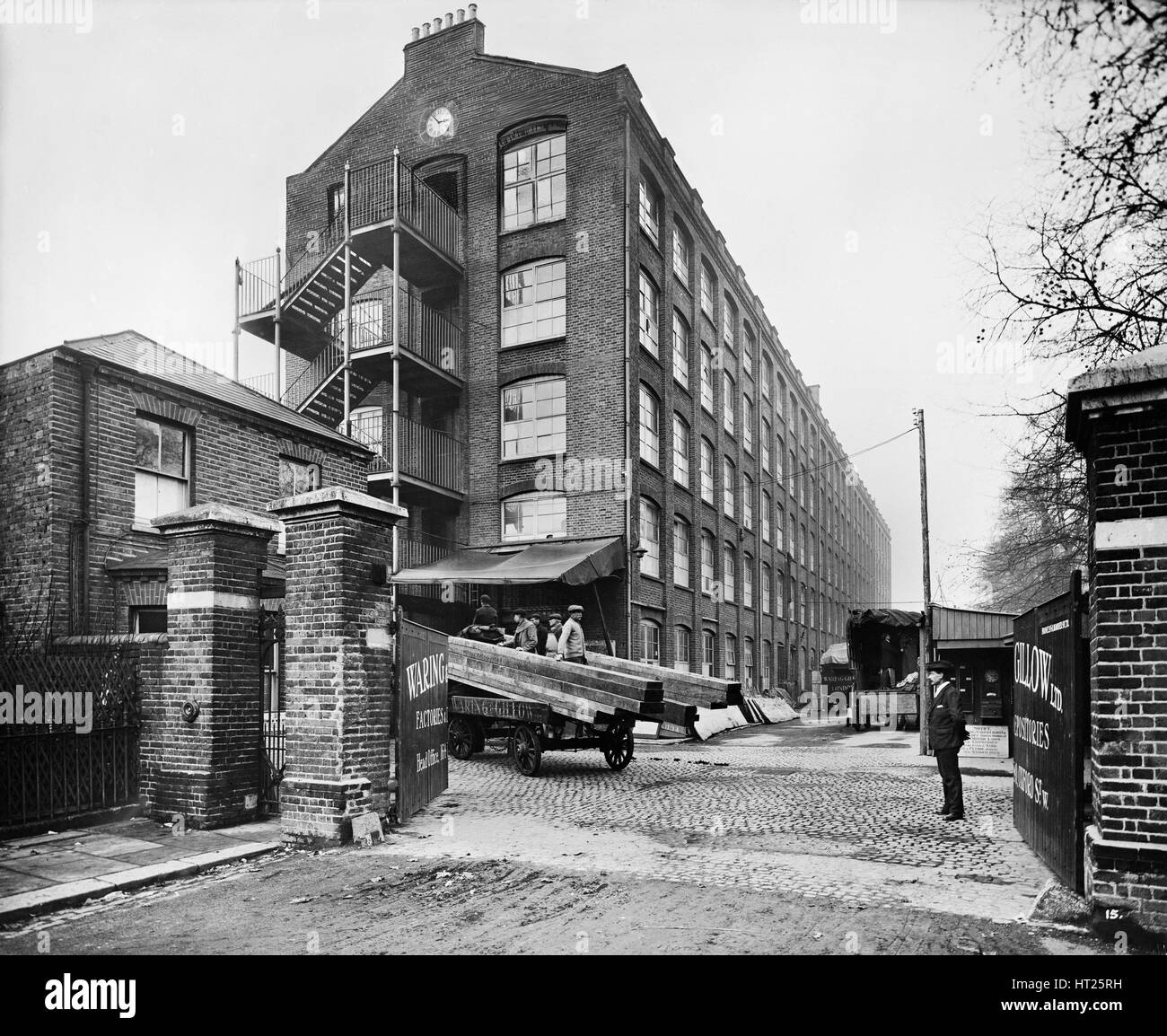 La construction d'aéronefs, Waring et Gillow factory, Hammersmith, Londres, novembre 1916. Artiste : H Bedford Lemere. Banque D'Images