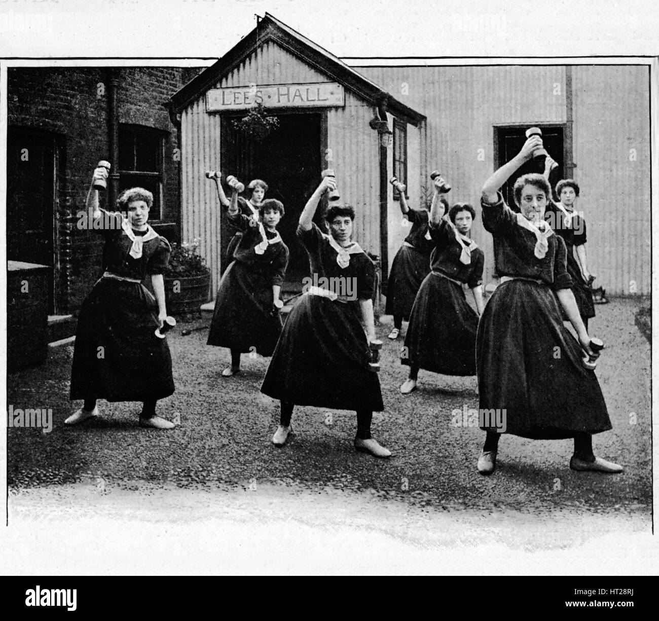 À l'exercice physique des femmes de Canning Town, Londres, l'établissement c1901 (1901). Artiste : Inconnu. Banque D'Images