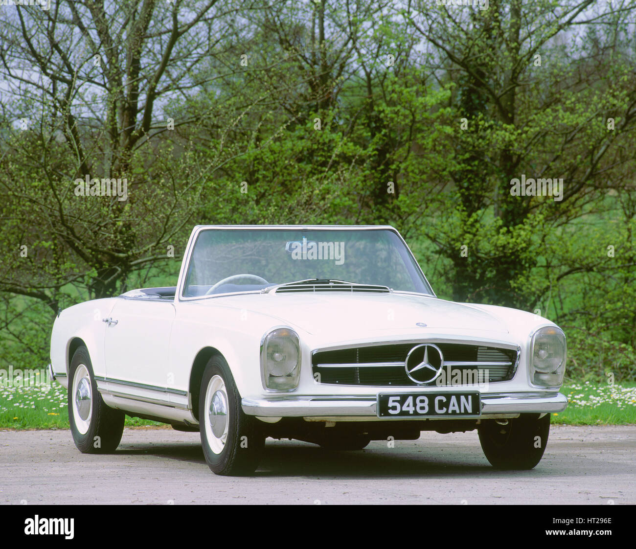 1964 Mercedes Benz 230SL. Artiste : Inconnu. Banque D'Images