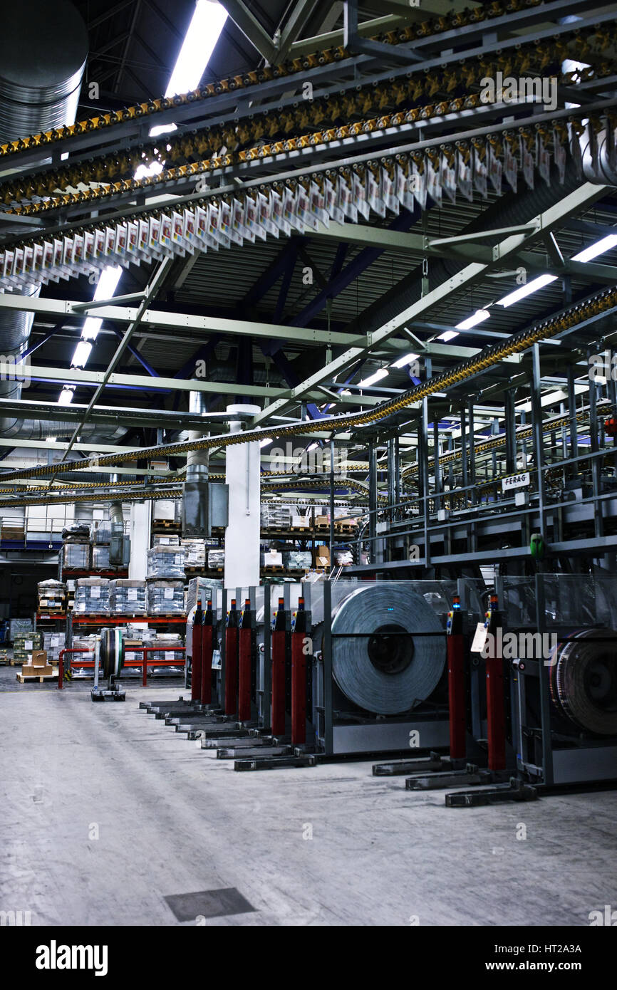 La production de journaux à l'intérieur d'une usine d'impression. Banque D'Images