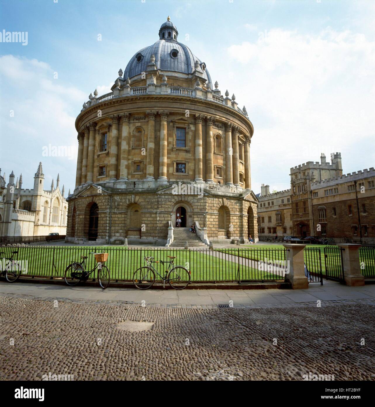 Radcliffe Camera, Radcliffe Square, Oxford, Oxfordshire, c2000s( ?). Artiste : Inconnu. Banque D'Images