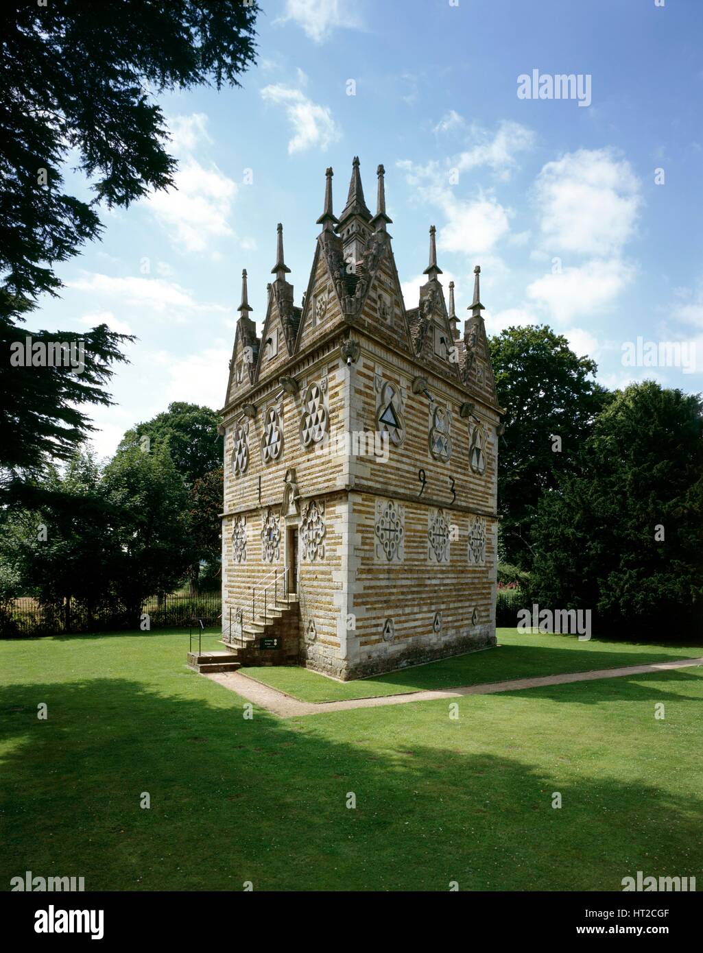 Rushton Lodge triangulaire, Northamptonshire, c2000s( ?). Artiste : Inconnu. Banque D'Images