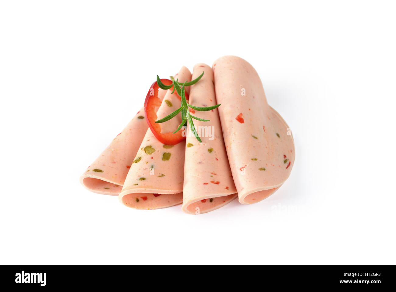 Tranches de poivron bavaroise saucisse avec Rosemary sur fond blanc Banque D'Images