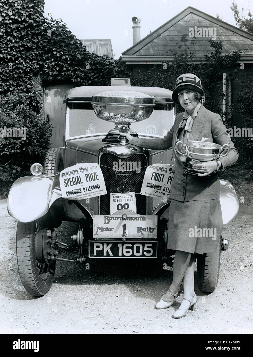 1928 AC Acedes, La Très Honorable Mme Victor Bruce, Bournemouth Rallye automobile Concours d'elégance : Artiste inconnu. Banque D'Images
