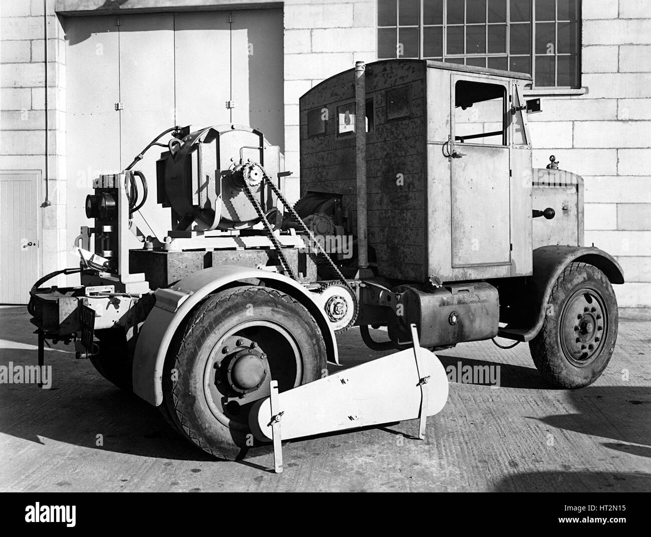 1946 Citroën 2 Chaîne de commande du tracteur spécial Artiste : Inconnu. Banque D'Images