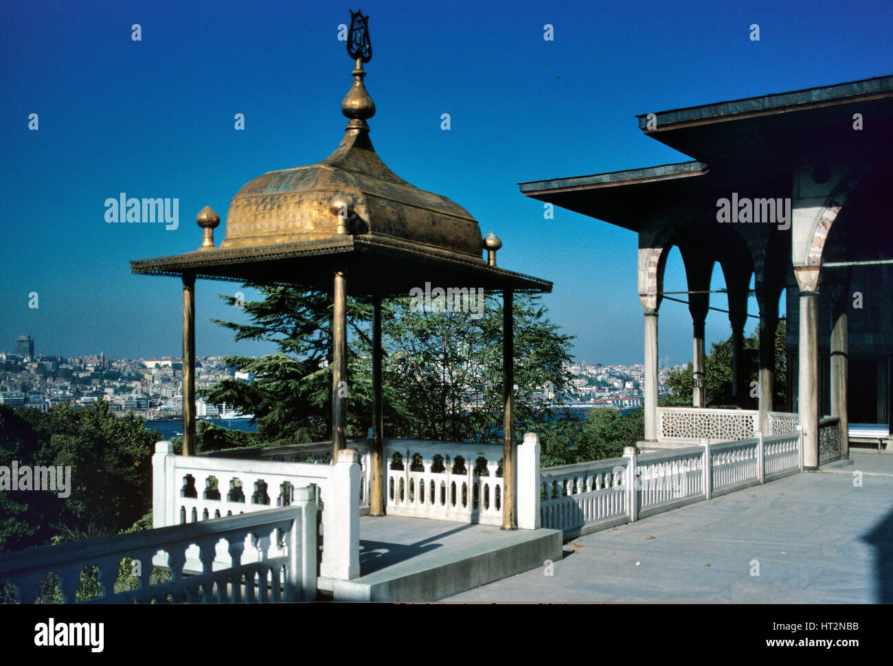 L'Iftar kiosque, l'Iftar Bower ou du Sultan Ibrahim Bower, un pavillon doré ou Belvedere construit dans la quatrième cour du palais de Topkapi durant les années 1640 Istanbul Turquie Banque D'Images