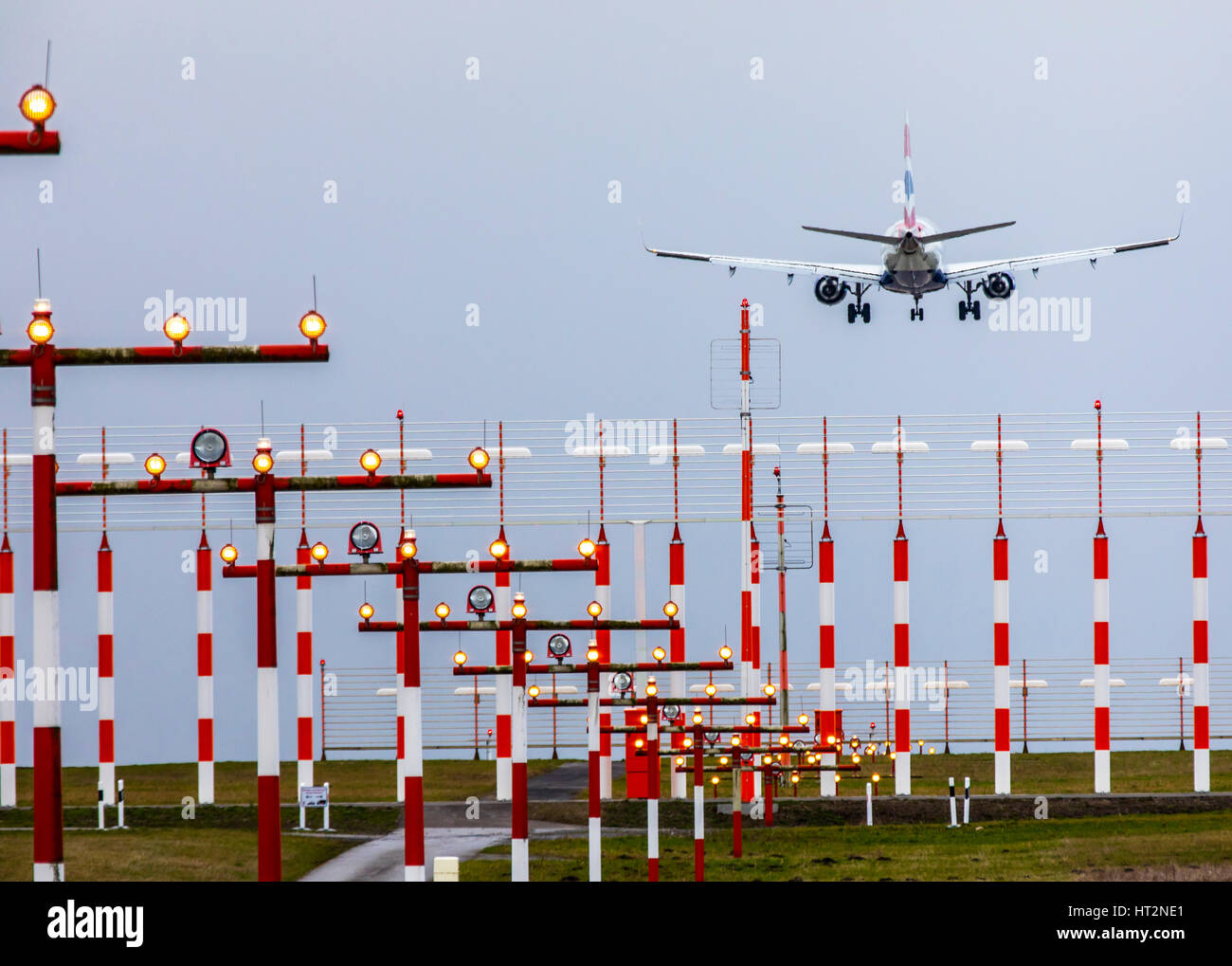 éclairage de piste d'atterrissage Banque de photographies et d'images à  haute résolution - Alamy