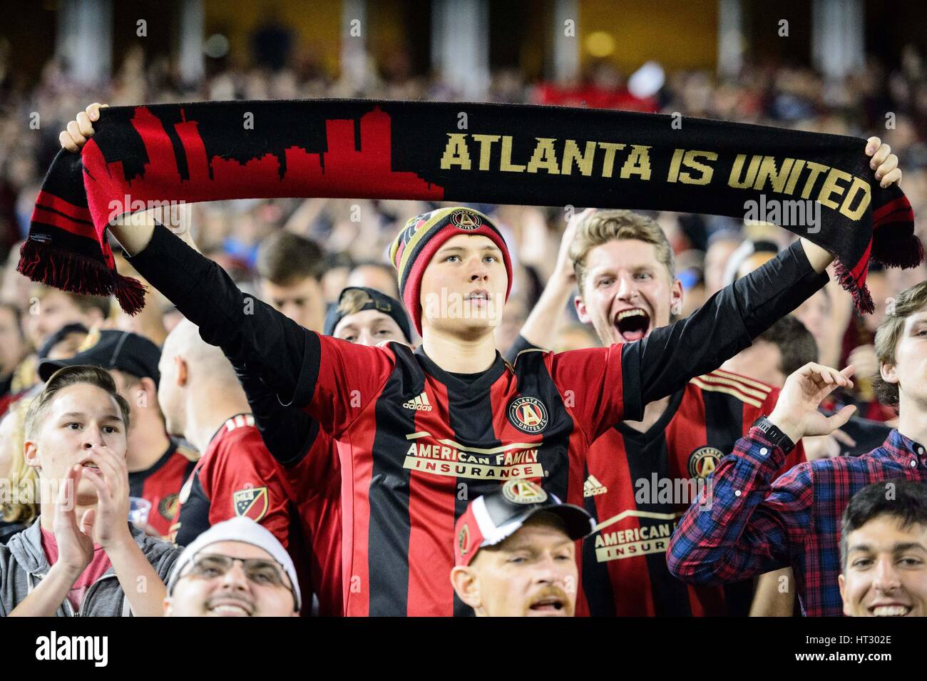 Atlanta, USA. 5Th Mar, 2017. Atlanta United fans pendant la partie de soccer MLS entre les Red Bulls de New York et Atlanta United à Bobby Dodd Stadium le dimanche 5 mars 2017 à Atlanta, GA. Credit : Cal Sport Media/Alamy Live News Banque D'Images