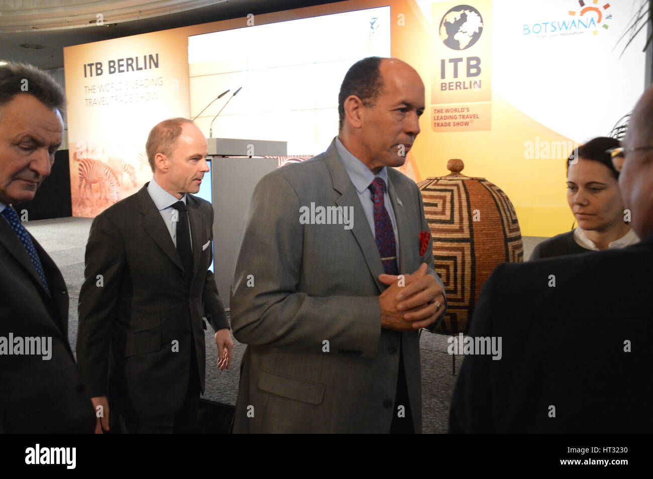 Berlin, Allemagne. 7 mars, 2017. Tshekedi Khama II, ministre du Tourisme du Botswana, à la conférence de presse d'ouverture du salon du tourisme international de l'ITB à Berlin, Allemagne. Credit : Markku Rainer Peltonen/Alamy Live News Banque D'Images